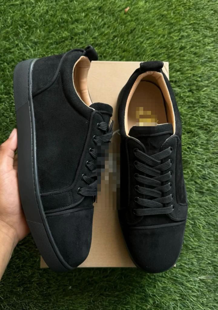 BLACK LOW SUEDE